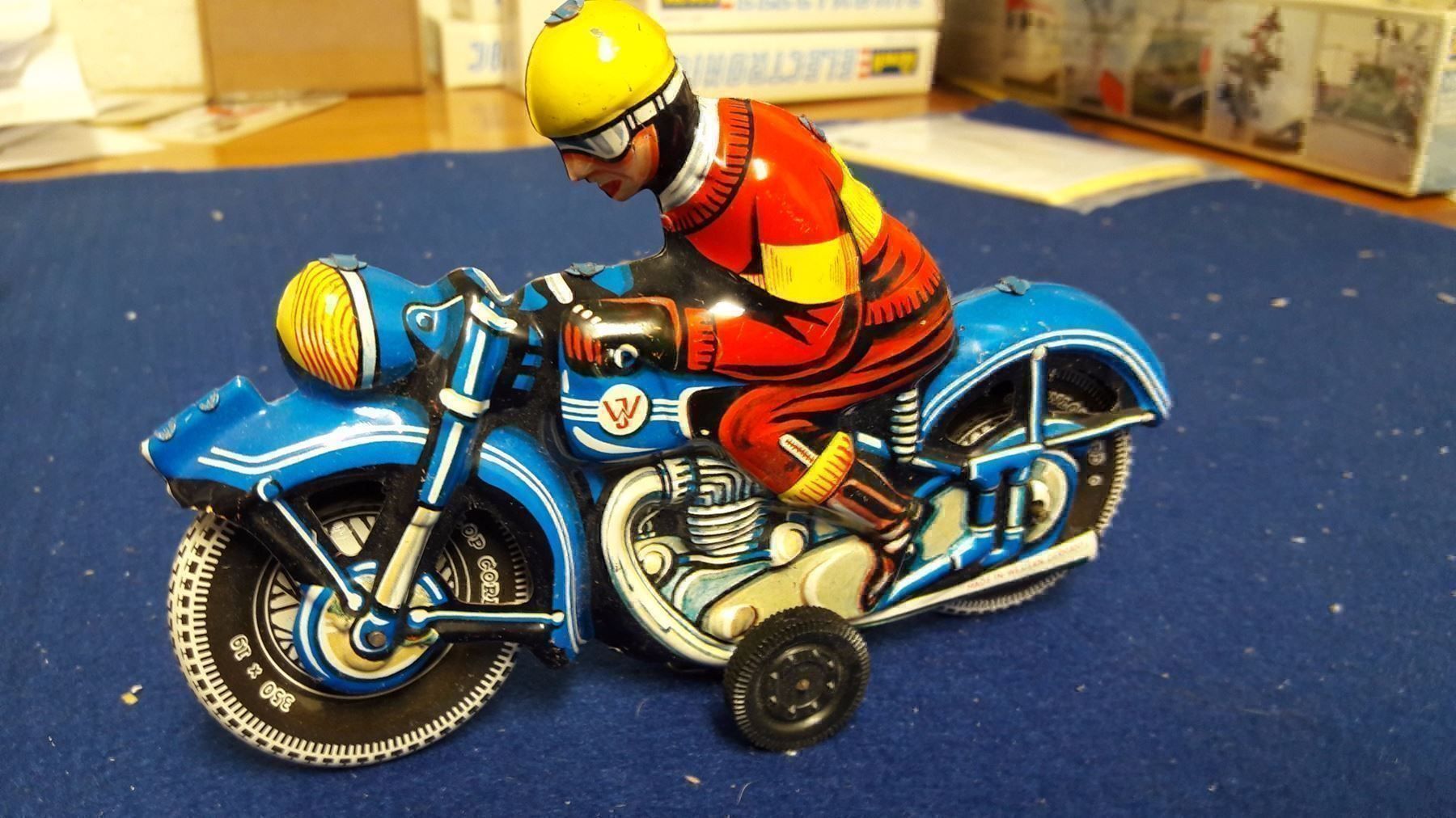 Kit di modellismo & Modellini statici: Blechmotorrad – Usato da Wettingen venduto da Mmarb