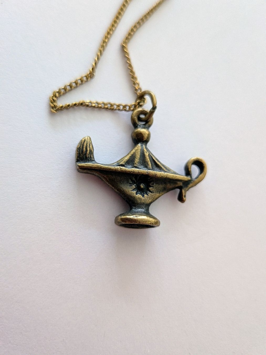 Catenine: Aladdin Lamp Pendant Necklace  – Usato da Lachen SZ venduto da joa_rf9n 1