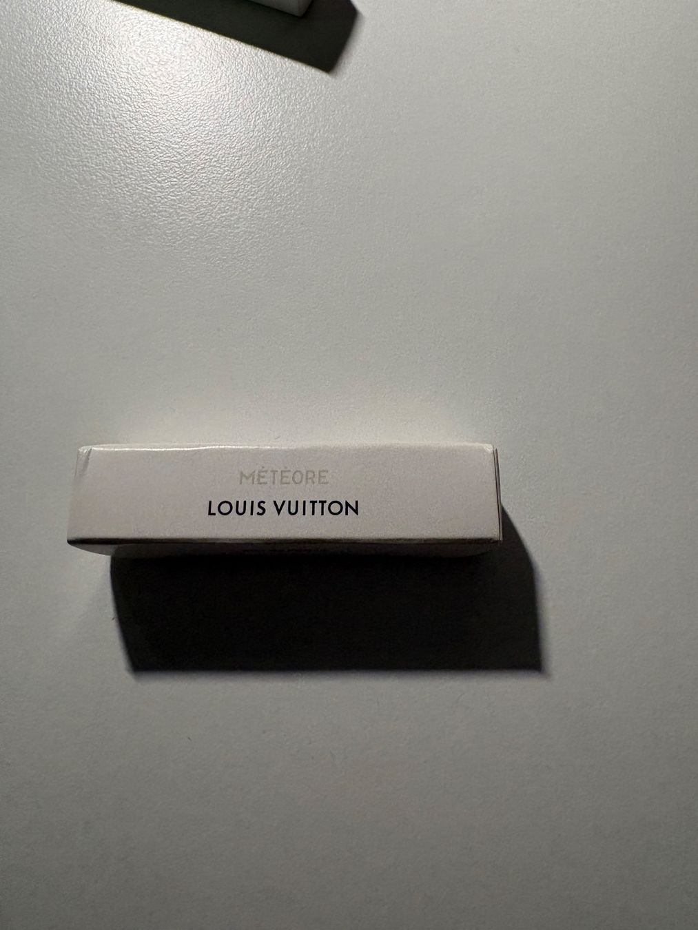 Louis Vuitton Profumi & Eau de Toilette: Louis Vuitton Météore Duftprobe 2ml – Usato da Möhlin venduto da dth_5mw9