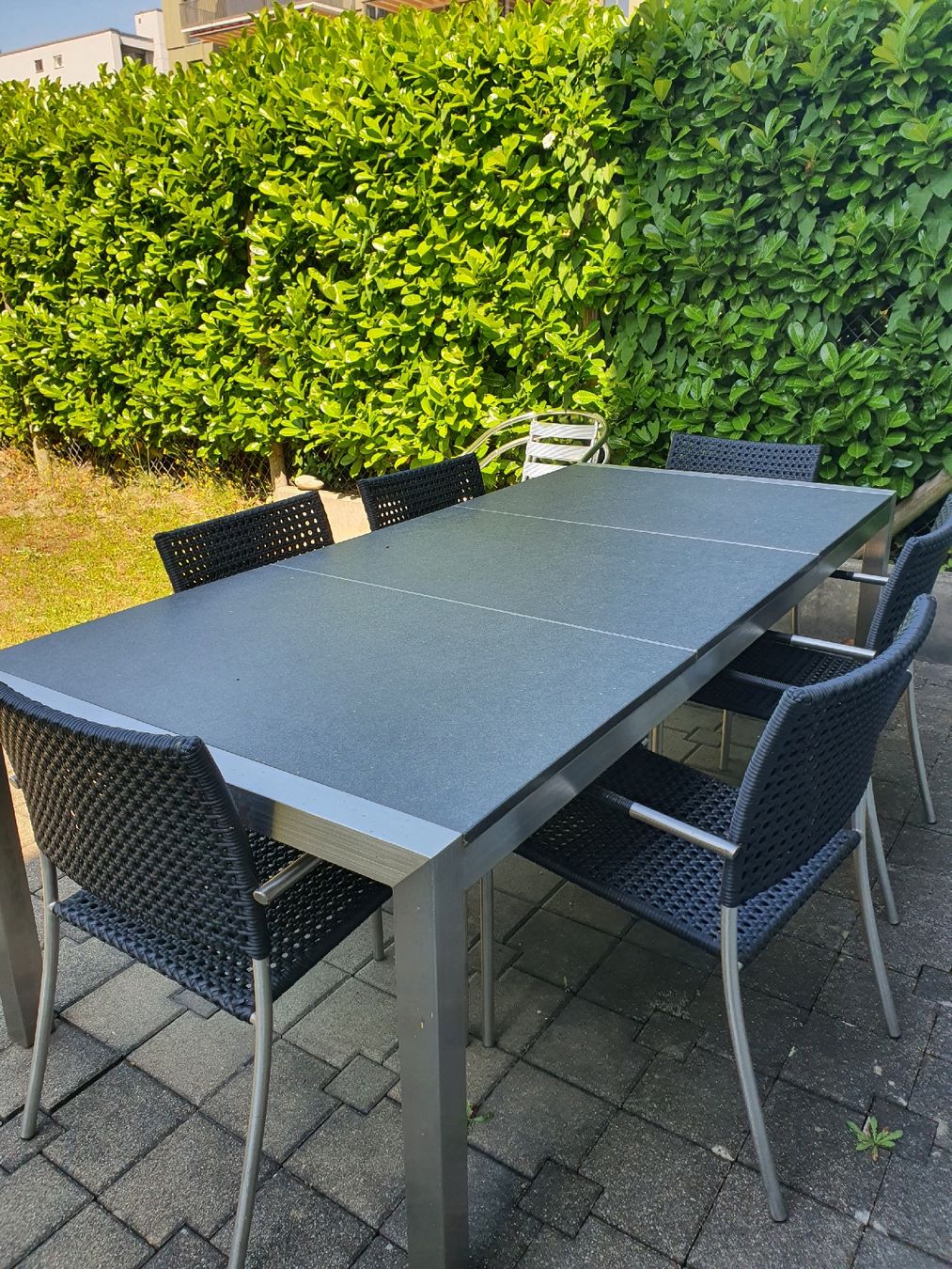 Set di tavolo e panche: Gartentisch aus Granit mit 6 Stühle – Usato da Suhr venduto da Marisa_61