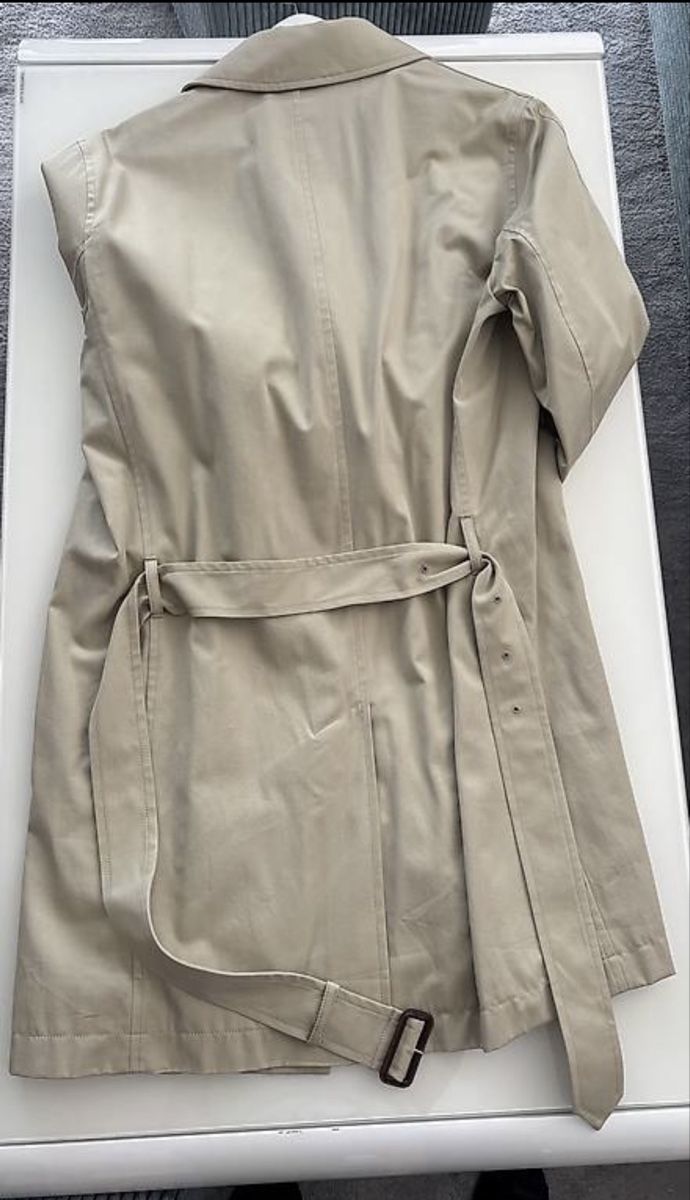 Lacoste Mäntel: Lacoste Mantel – Neu (gemäss Beschreibung) aus Lachen SZ von leo_c2mh 4
