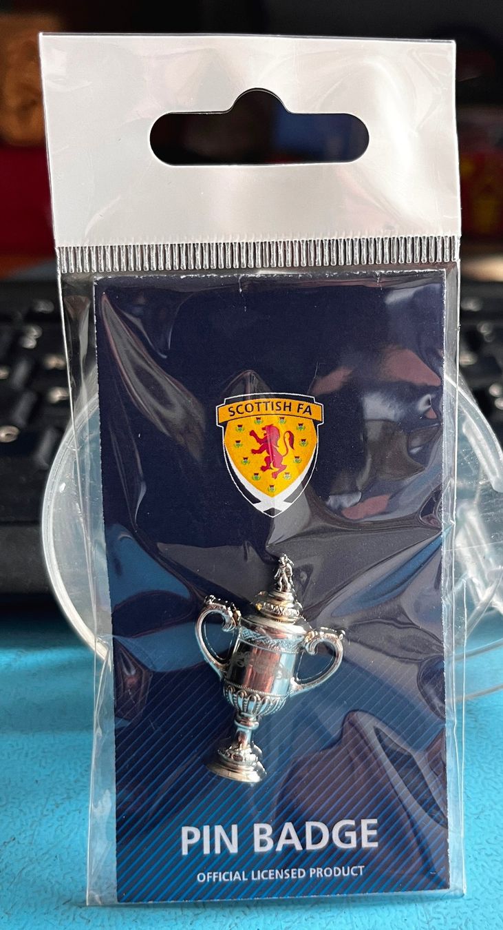 Placchette & Badge: Pin, Scottish FA, Pokal – Usato da Obernau venduto da Wgnom