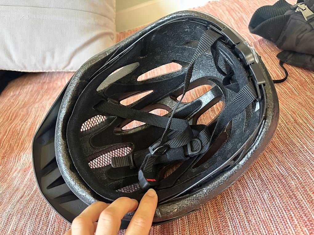 Caschi: Velohelm Alpina – Usato da Wettingen venduto da rahelkaiser 1