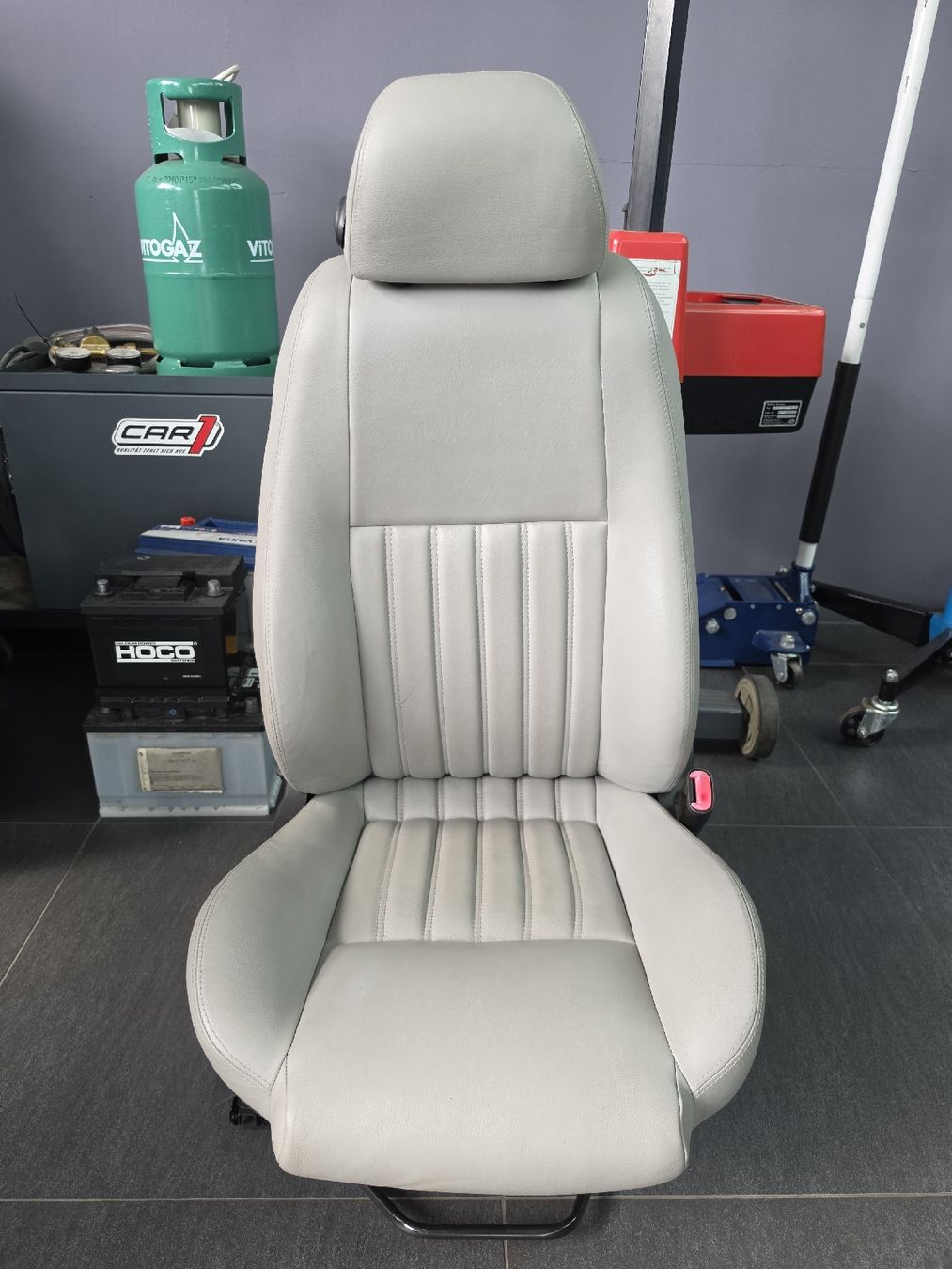 Alfa Romeo Tutti pezzi di ricambio auto: Alfa Romeo Sitze  – Usato da Basel venduto da CollectNow 4