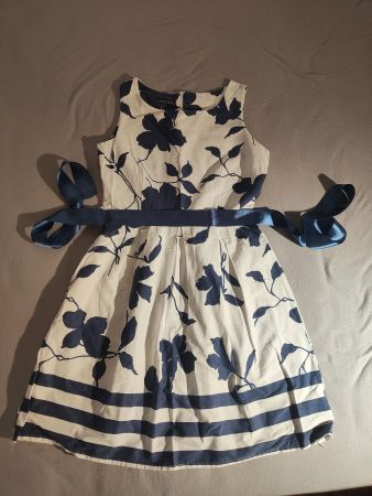 Robe d'été avec ceinture. Taille S