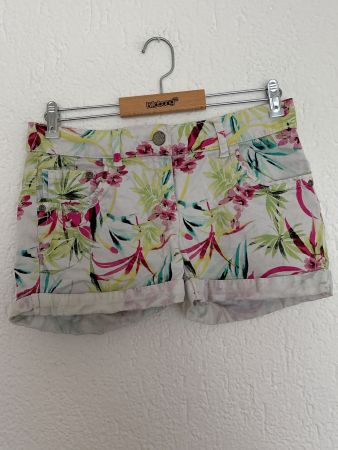 Sommerliche  Shorts, Gr. 164, Top Zustand!
