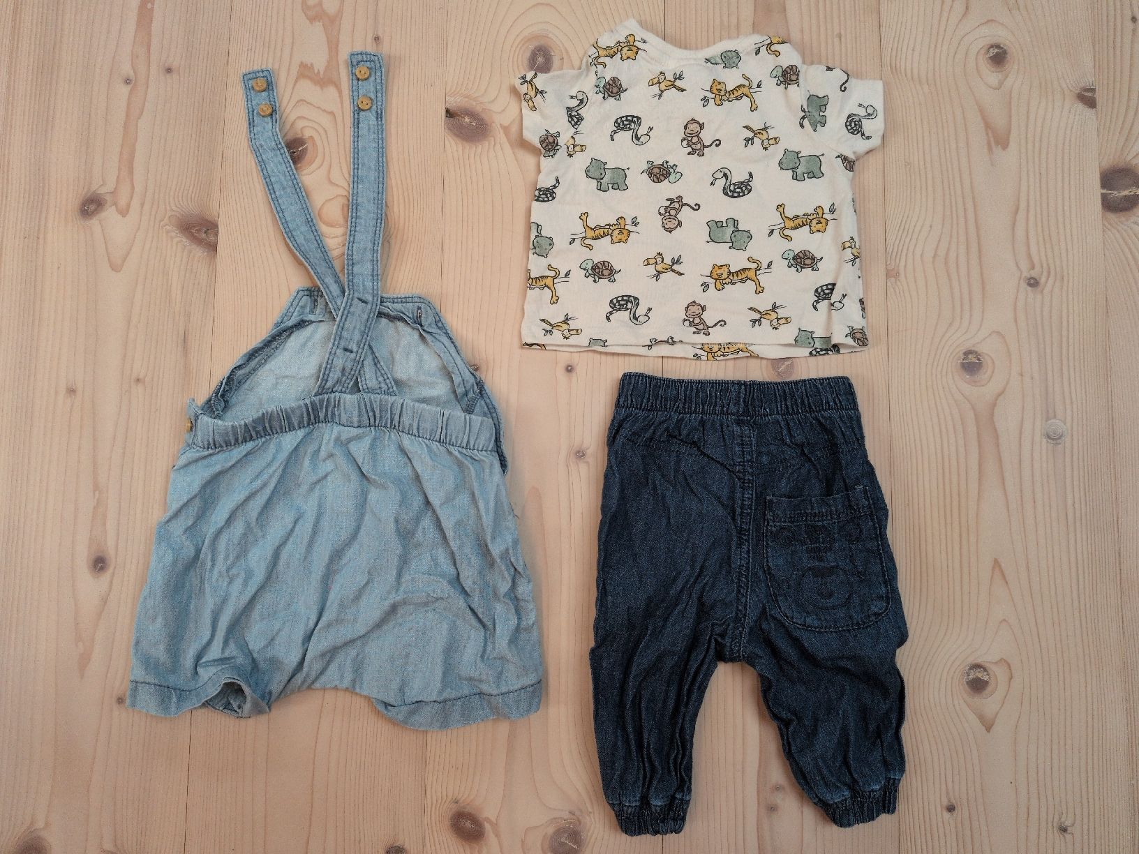 Lotti & Set di vestiti: Kleiderpaket Gr. 62 – Usato da Oberhelfenschwil venduto da Tattar 1