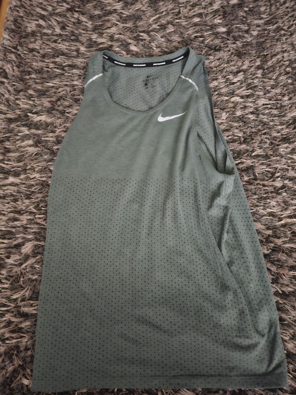 Nike Leibchen & Hosen: Nike Running Trikot Gr.L – Gebraucht aus Emmenbrücke von TopGato