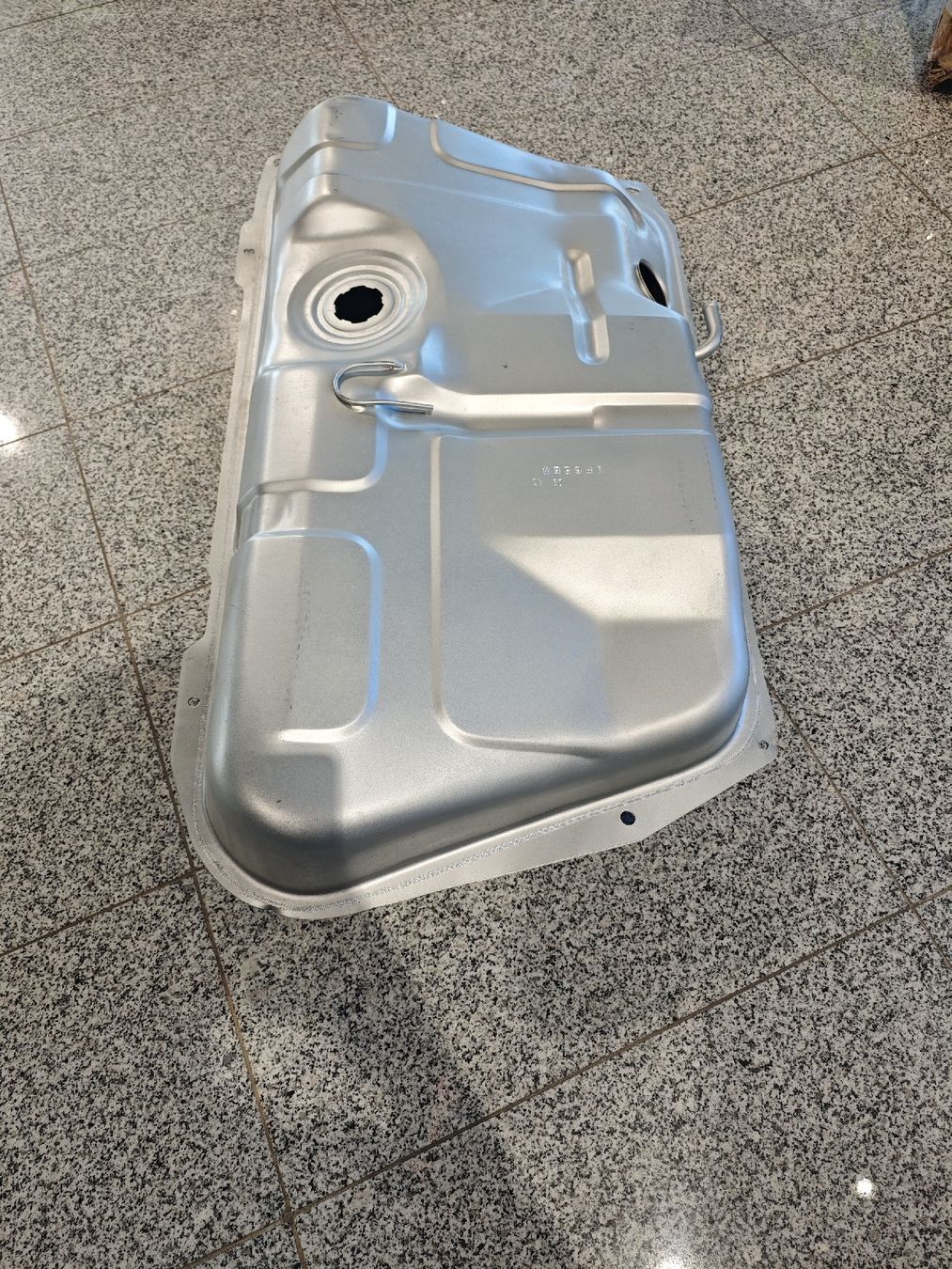 Ford Tutti pezzi di ricambio auto: Benzintank Ford Escort – Nuovo e nell'imballaggio originale da Riedtwil venduto da rs_sigi 1