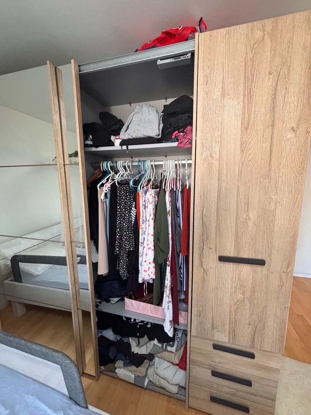 Armadi: Kleiderschrank mit Spiegelfront natur Nachbildung – Usato da Riedholz venduto da Charlie_2007 3