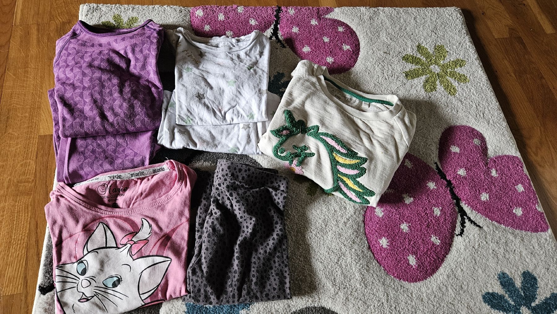 Lotti & Set di vestiti: 7- teiliges Kleiderpaket 122 – Usato da Herisau venduto da dixen01