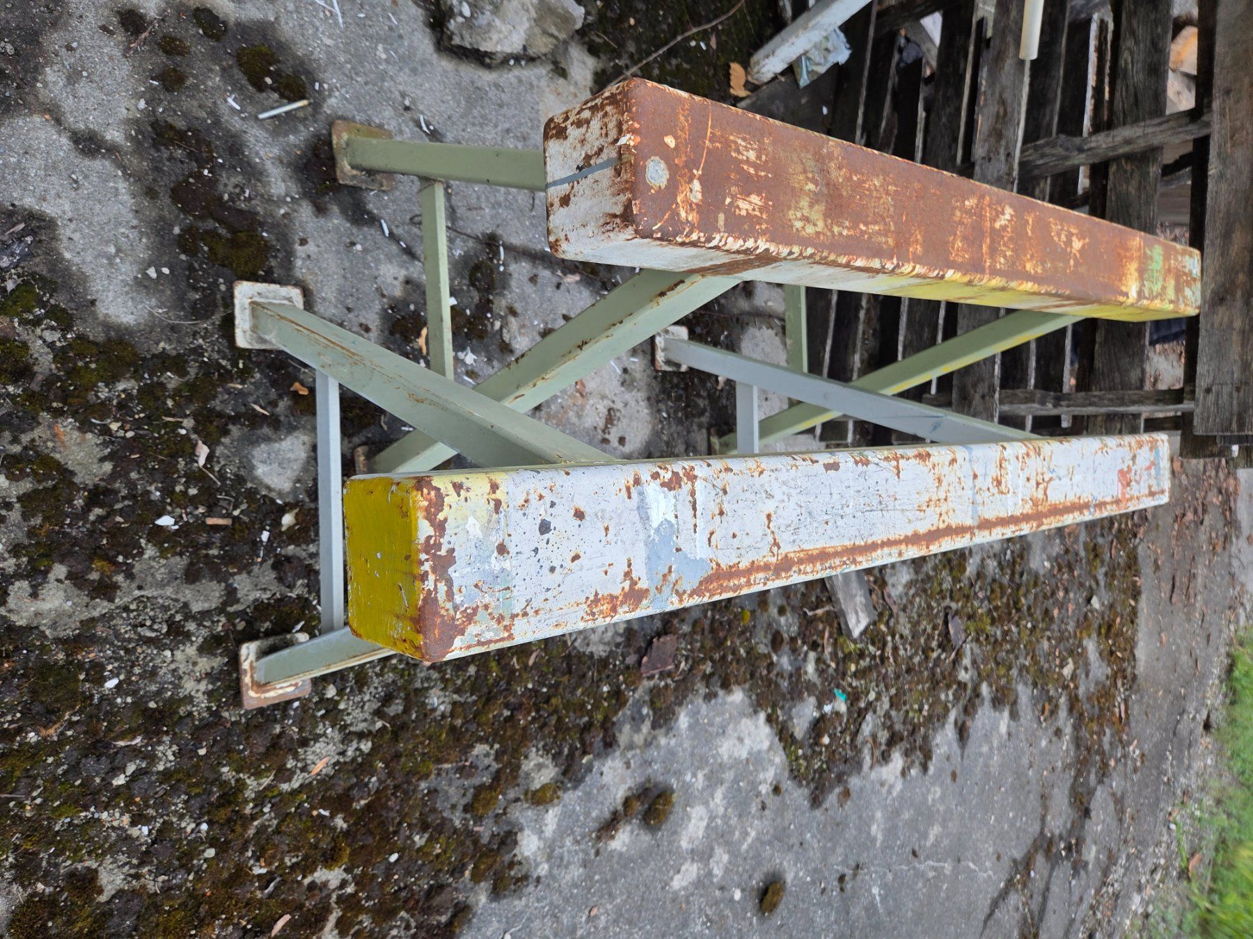 Banchi da lavoro: Stabile Metallböcke – Usato da Mägenwil venduto da gemini78 1