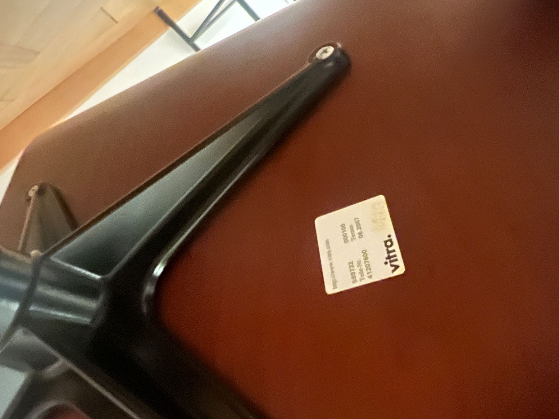 Eames Poltrone: Original Eames Lounge Chair inkl. Ottoman – Usato da Bern venduto da RShakalaka 2