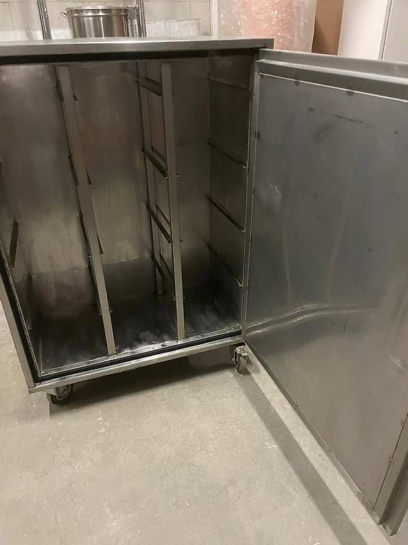 Banconi: Carrello con ripiani – Usato da Morbio Inferiore venduto da cla_9fmc 2