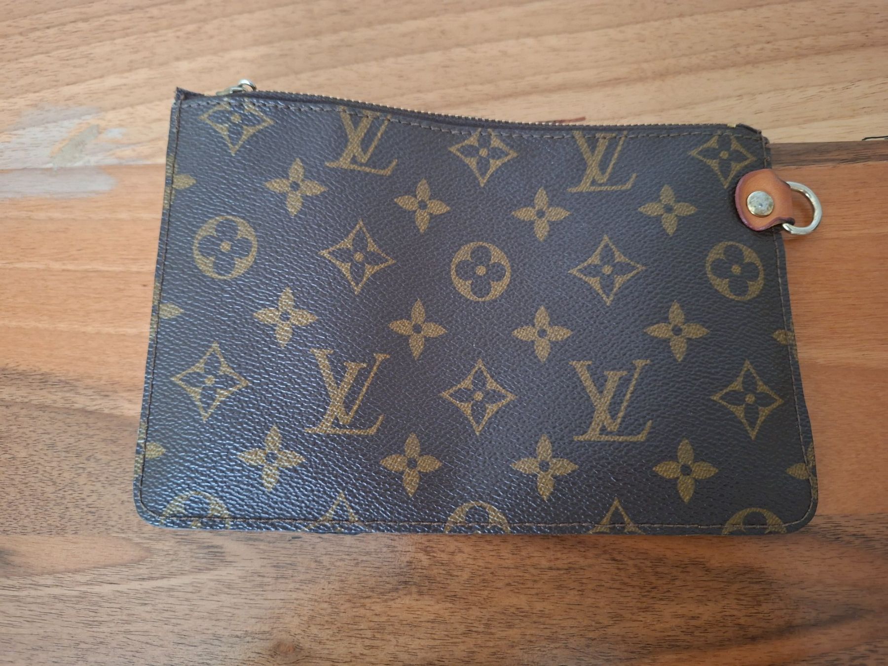 Louis Vuitton Portemonnaie: Louis Vuitton Pochette Monogram Canvas gebraucht – Gebraucht aus Schaffhausen von meteor7 4