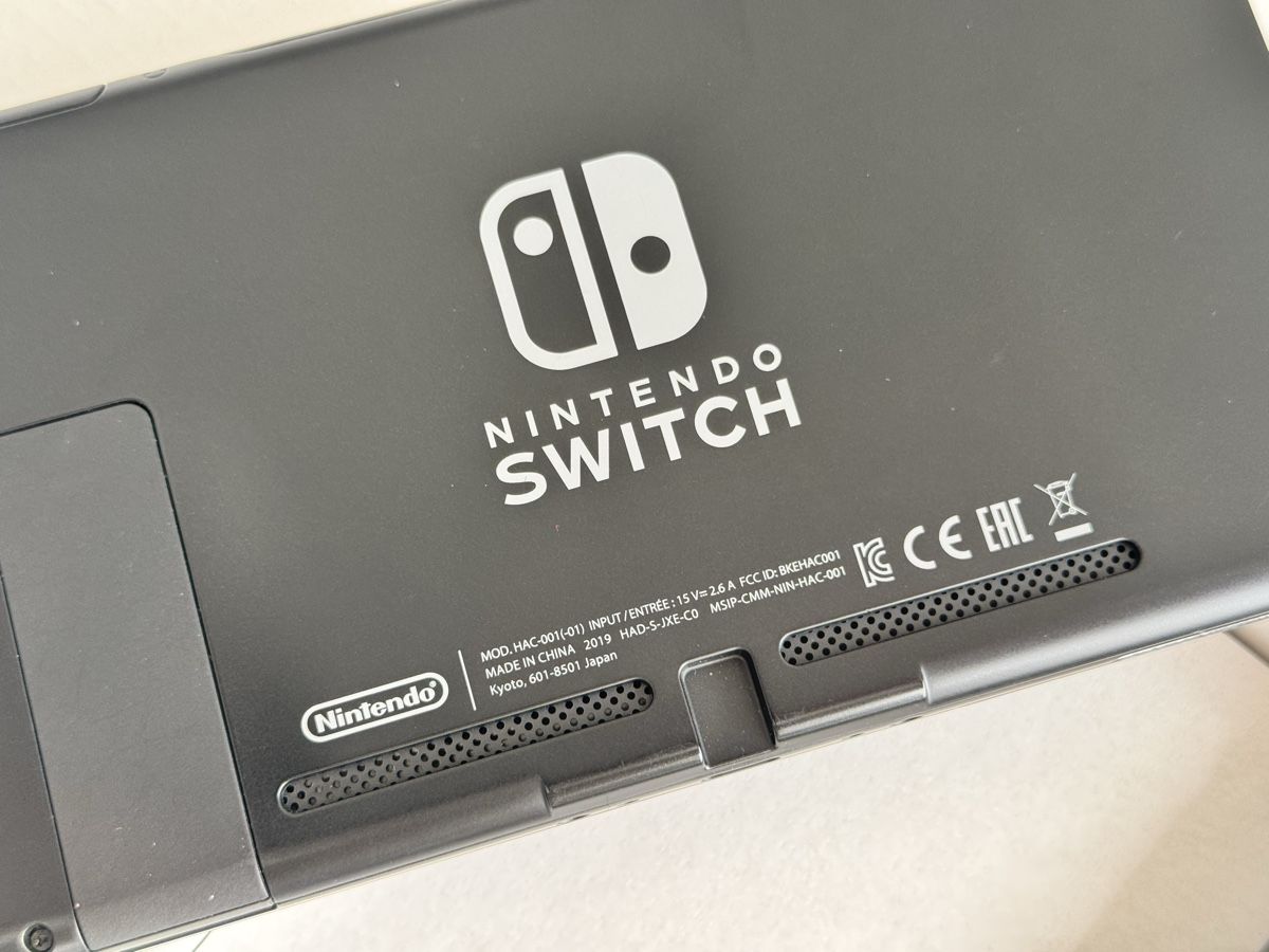 Nintendo Console: Nintendo Switch (V2) Set komplett, 2x Pro Controller, 400GB – Nuovo (secondo la descrizione) da Stansstad venduto da ck1386 3
