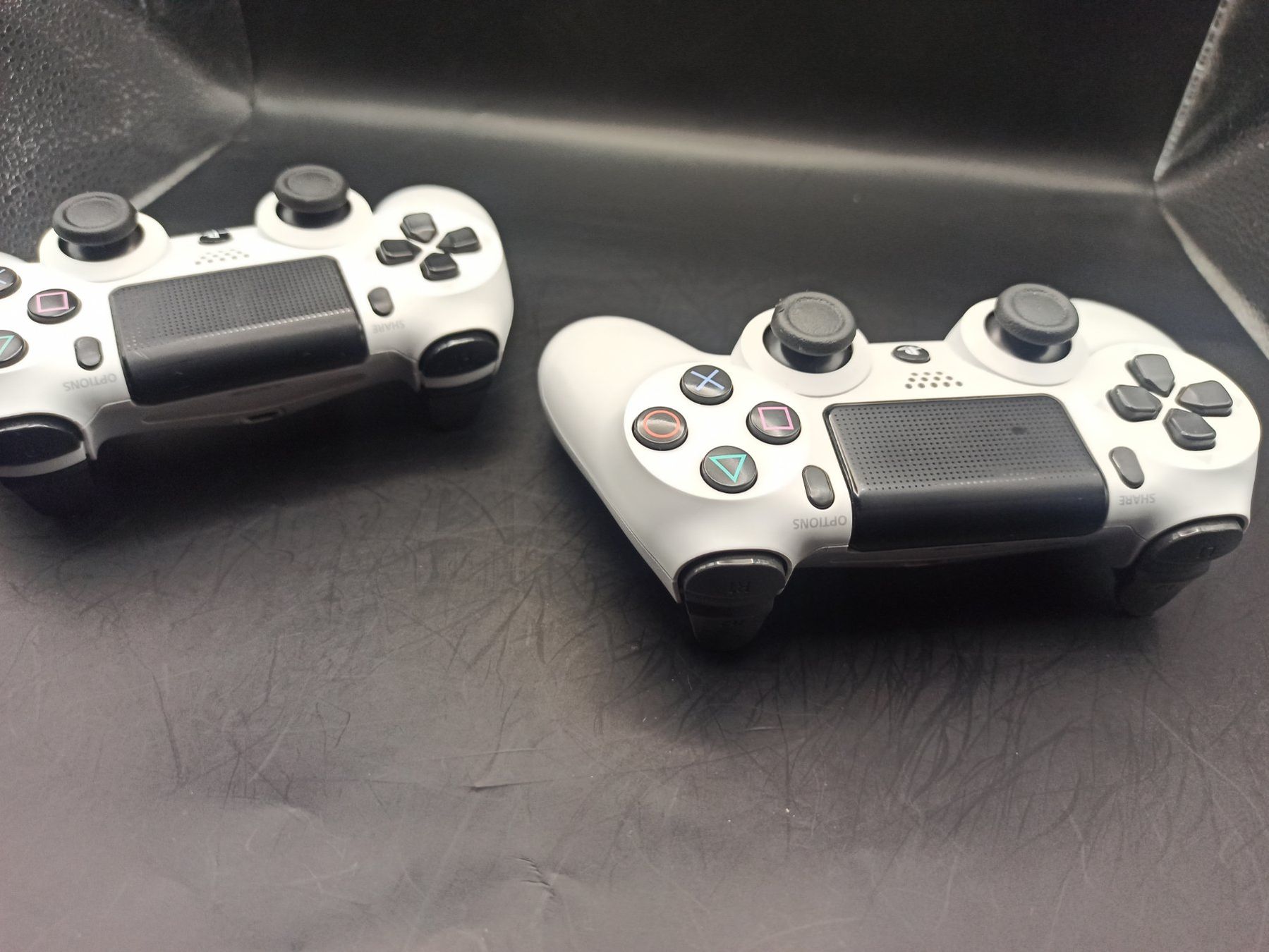 Controller: 2 x Original Controller Sony PS4 Wireless DualShock 4 WEISS – Gebraucht aus Oberweningen von mar_87mx 4