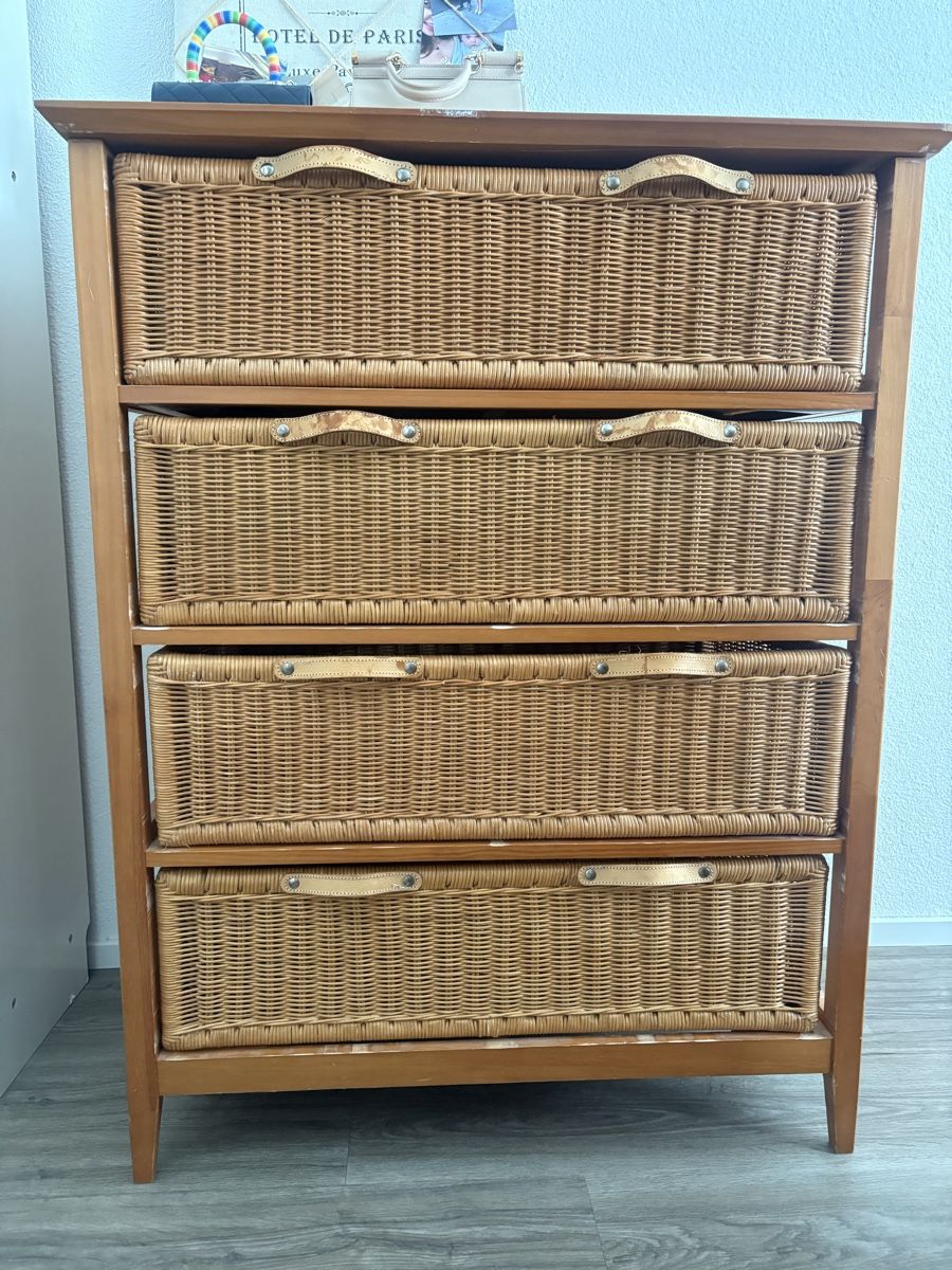 Cassettiere: Rattan Kommode mit 4 Rattankörben Holz – Usato da Kilchberg ZH venduto da ros_9x58 2