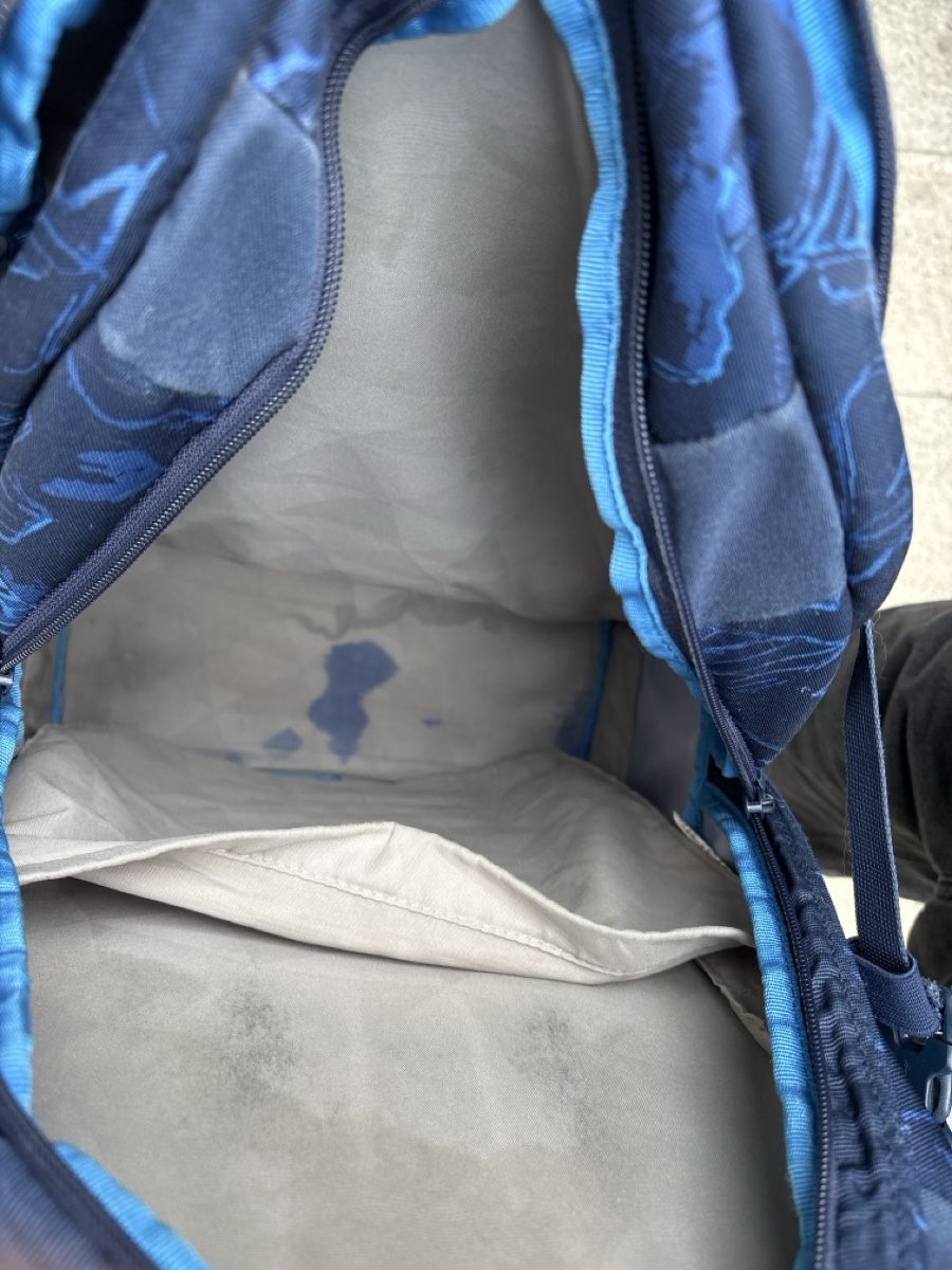 Satch Zaini: Rucksack Satch blau gemustert mit Gebrauchsspuren – Usato da Zürich venduto da Fuxion 4