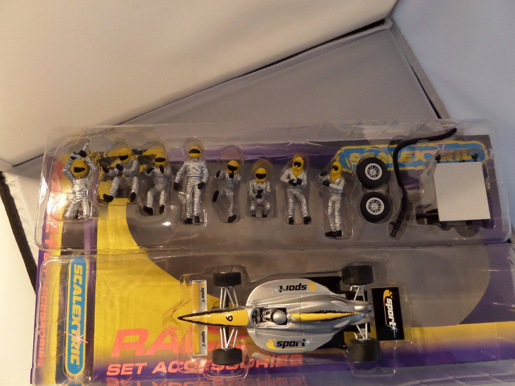 Piste: C8302 Scalextric  Indy Dallara Sport 6 – Nuovo e nell'imballaggio originale da Bettlach venduto da Qwert12 1