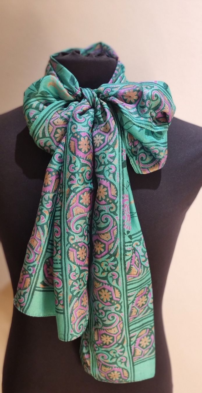 Foulards, Tücher & Schals: Foulard rectangulaire femme – Gebraucht aus Borex von mab_28bf