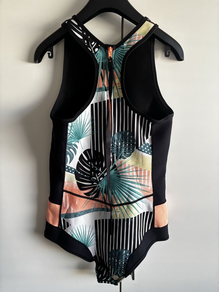 Roxy Costumi da bagno & Bikini: Neopren Badekleid Shorty Roxy Gr. 8 – Usato da Winterthur venduto da NatMet11 1