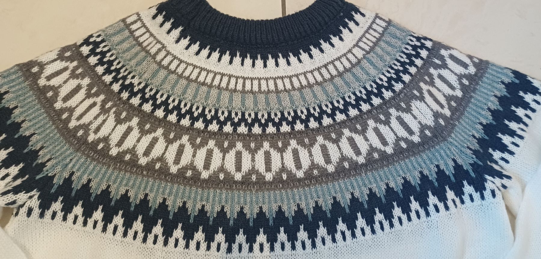 Pullover & Sweatshirts: Winterpullover mit Muster, Grösse 44, neu! – Neu (gemäss Beschreibung) aus Möhlin von glacierflea 1