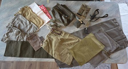 Konvolut Schweizer Militärtaschen / Säckli & Putzzeugs