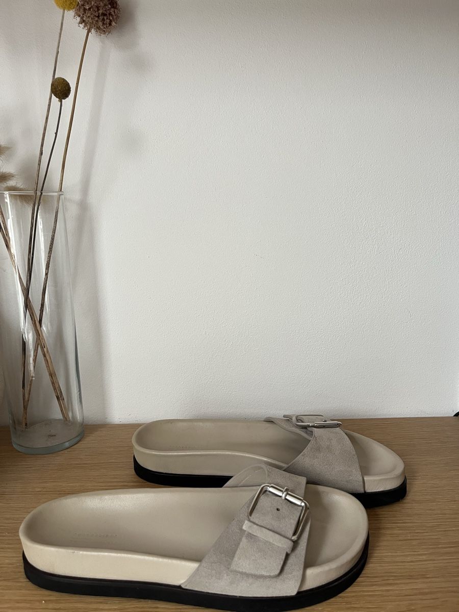 Arket Scarpe da donna: ARKET Pantoletten in Beige, Grösse 39 – Usato da Zürich venduto da MonGusta 1