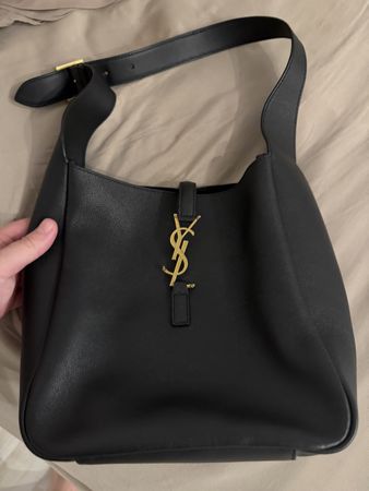 Saint Laurent Le 5 À 7 Small Shoulder Bag