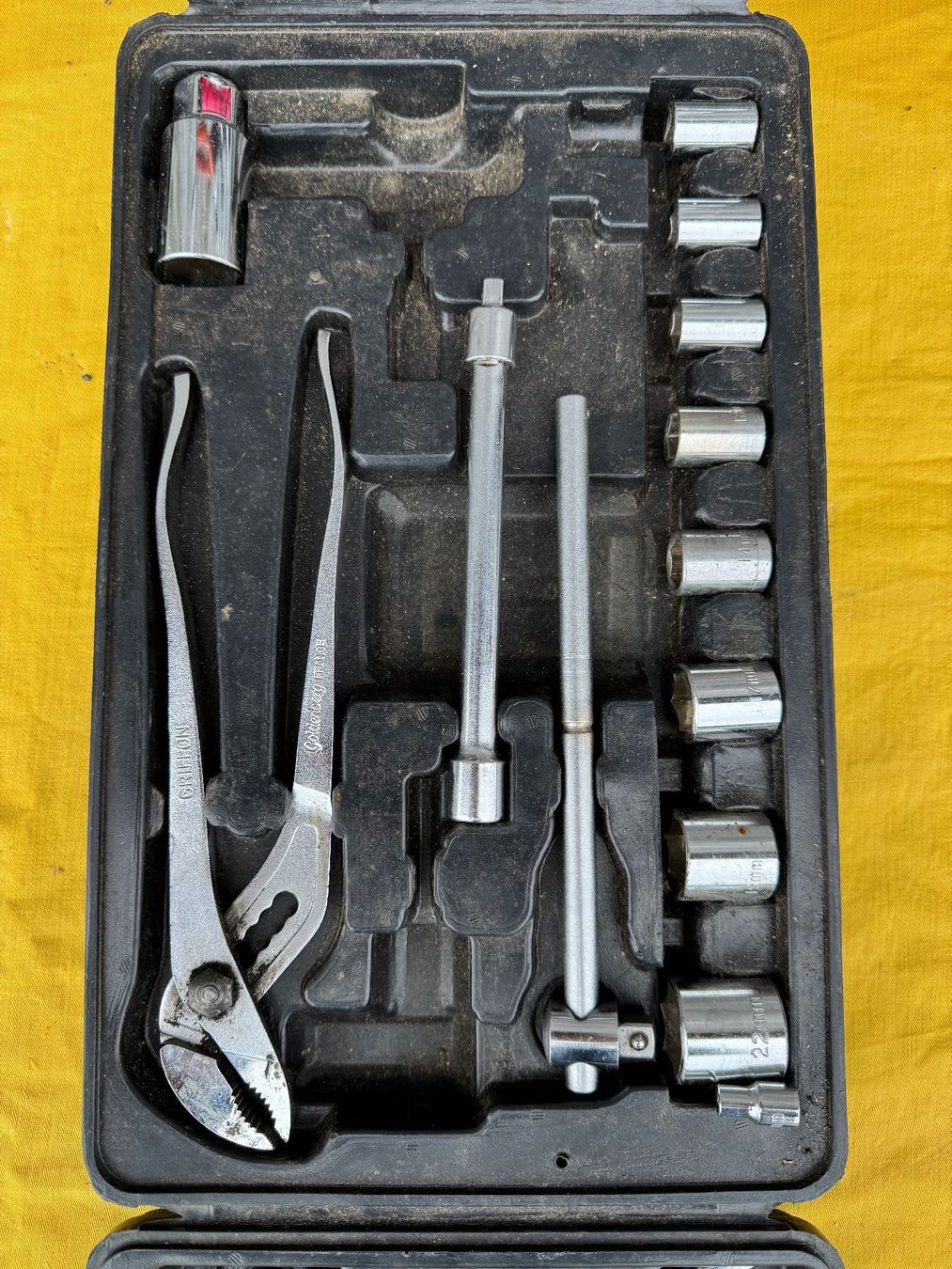 Tutti gli attrezzi: Werkzeugkoffer – Usato da Sachseln venduto da BONATI01 2