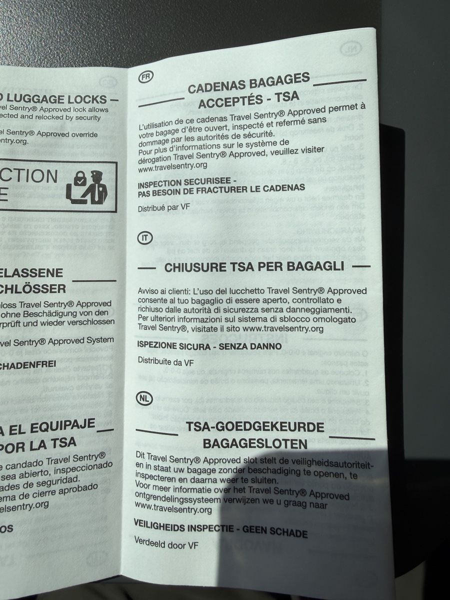 Eastpak Sacs: Sac Eastpak gris bon état – D'occasion à Arvillard (Salins) par Taniguchi 4