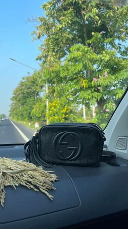 Sac à bandoulière Gucci Soho cuir noir bon état