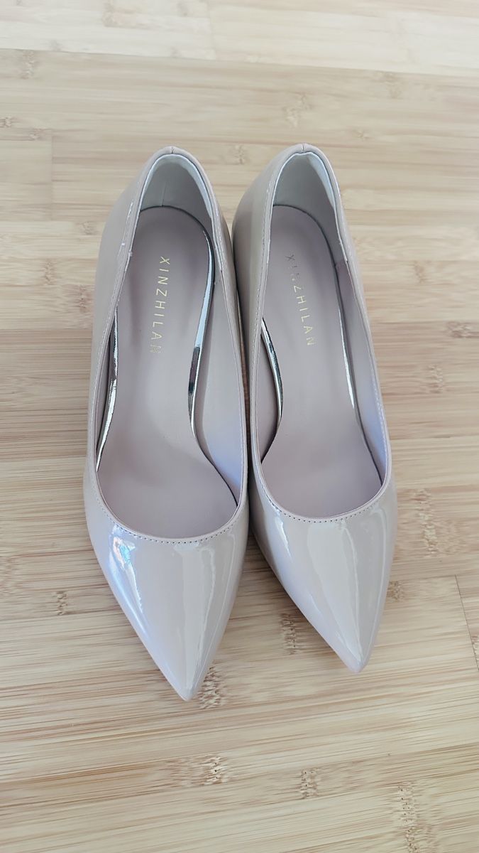Pompe & Parti di ricambio: Wide feet? No problem! Beige Pump heels, size 39 – Nuovo (secondo la descrizione) da Nidau venduto da son_9tqr