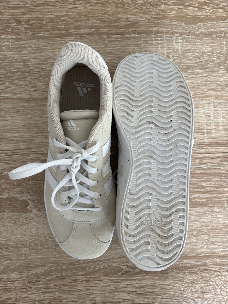 Schuhe für Mädchen: Adidas Sneaker Gr 38 1/2 – Gebraucht aus Ebikon von Regipe 1