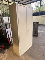 Stahlschrank Sensen 2-türig mit Tablaren gebraucht
