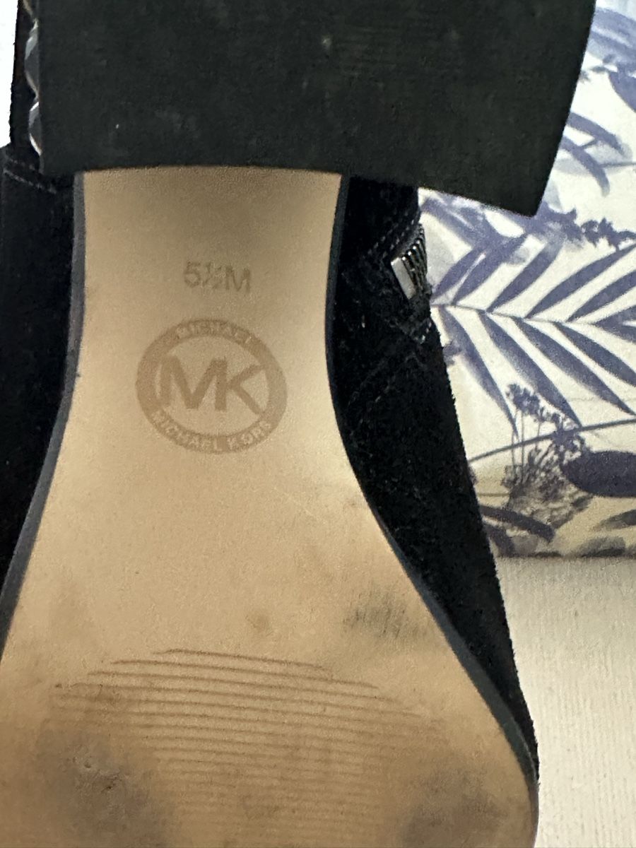 Michael Kors Scarpe da donna: Bottines Michael Kors T 35.5 en daim noir. – Usato da Versoix venduto da sne_zx2d 3