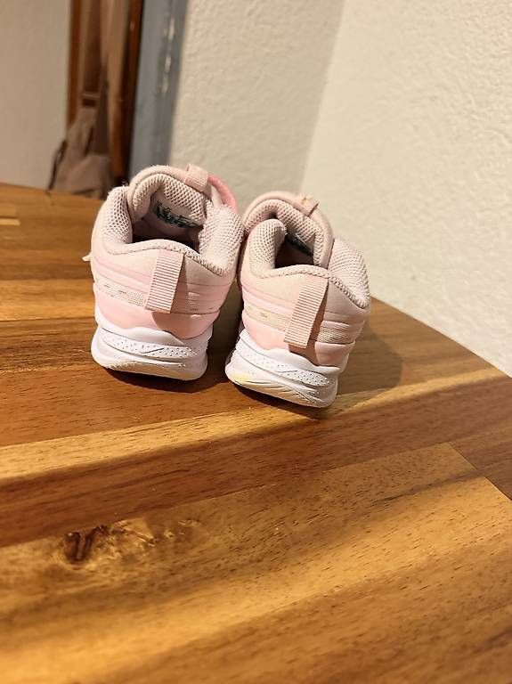 Chaussures filles: Baskets filles – D'occasion à Mont sur Rolle par Tetrus82