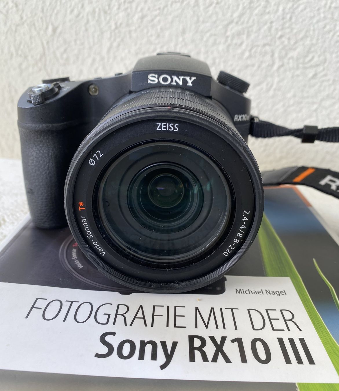 Sony Fotocamera: Sony RX 10M3 (Bridgekamera) – Usato da Alpnach Dorf venduto da Jakoberg