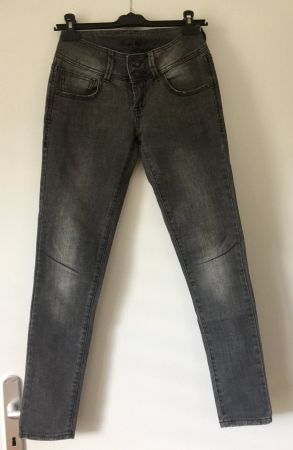 NEU: Jeans Gr. 26