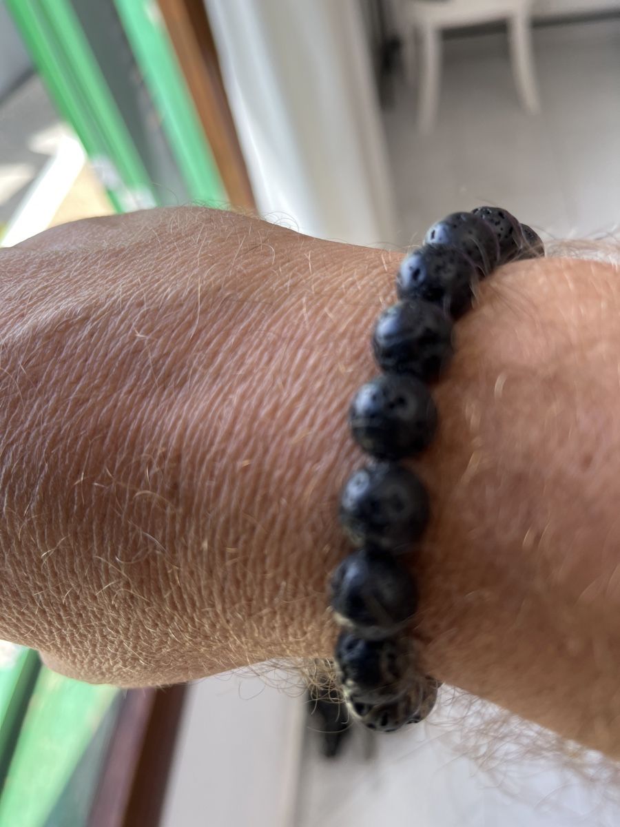 Armbänder & -reifen: Bracelet en pierre de lave – Neu (gemäss Beschreibung) aus Goumoens-la-ville von sfornallaz 1