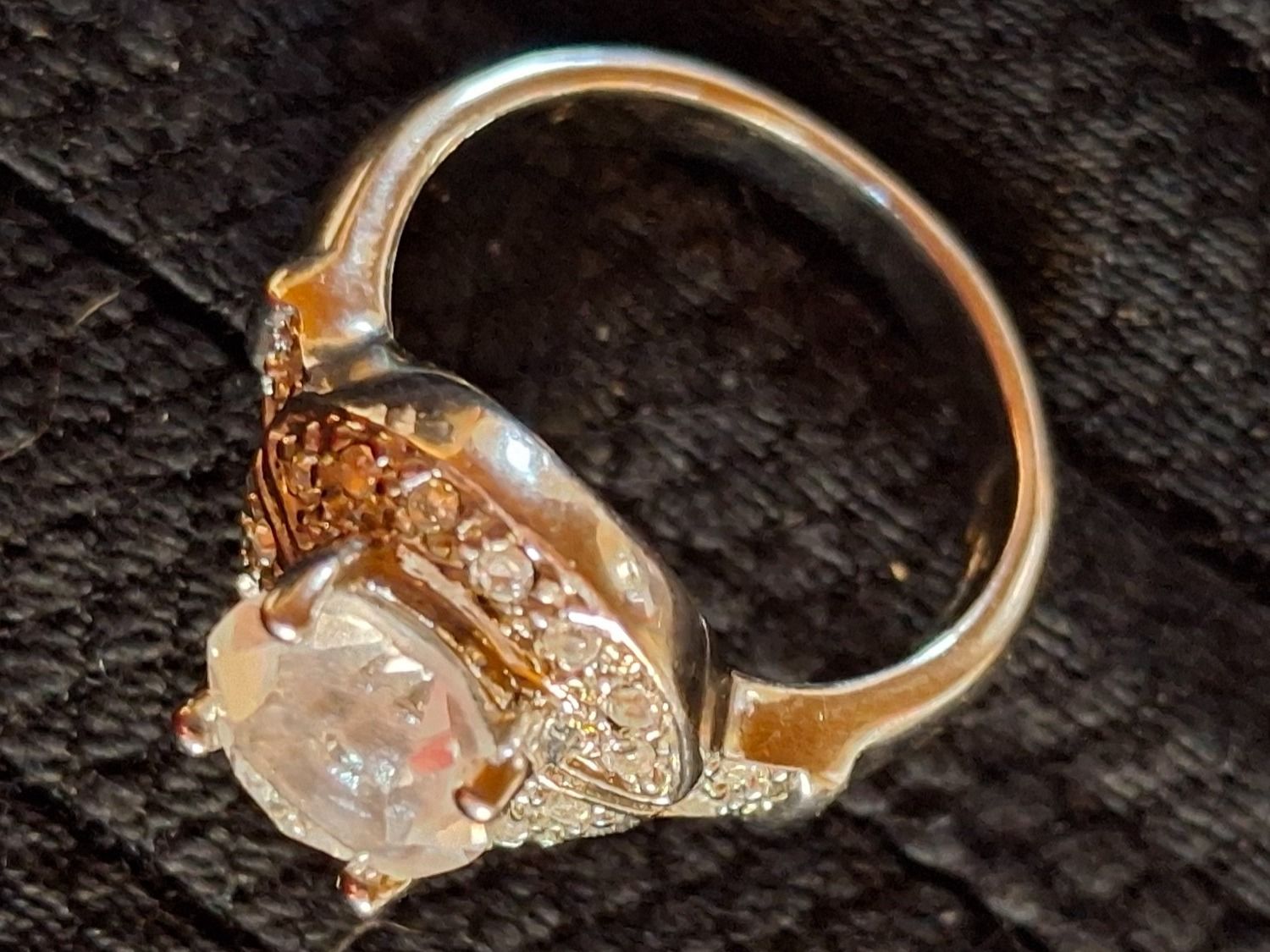 Ringe: modischer Damenring mit Strass Gr. 18 mm, 6 Gramm – Neu (gemäss Beschreibung) aus Münchenbuchsee von babilibern 1