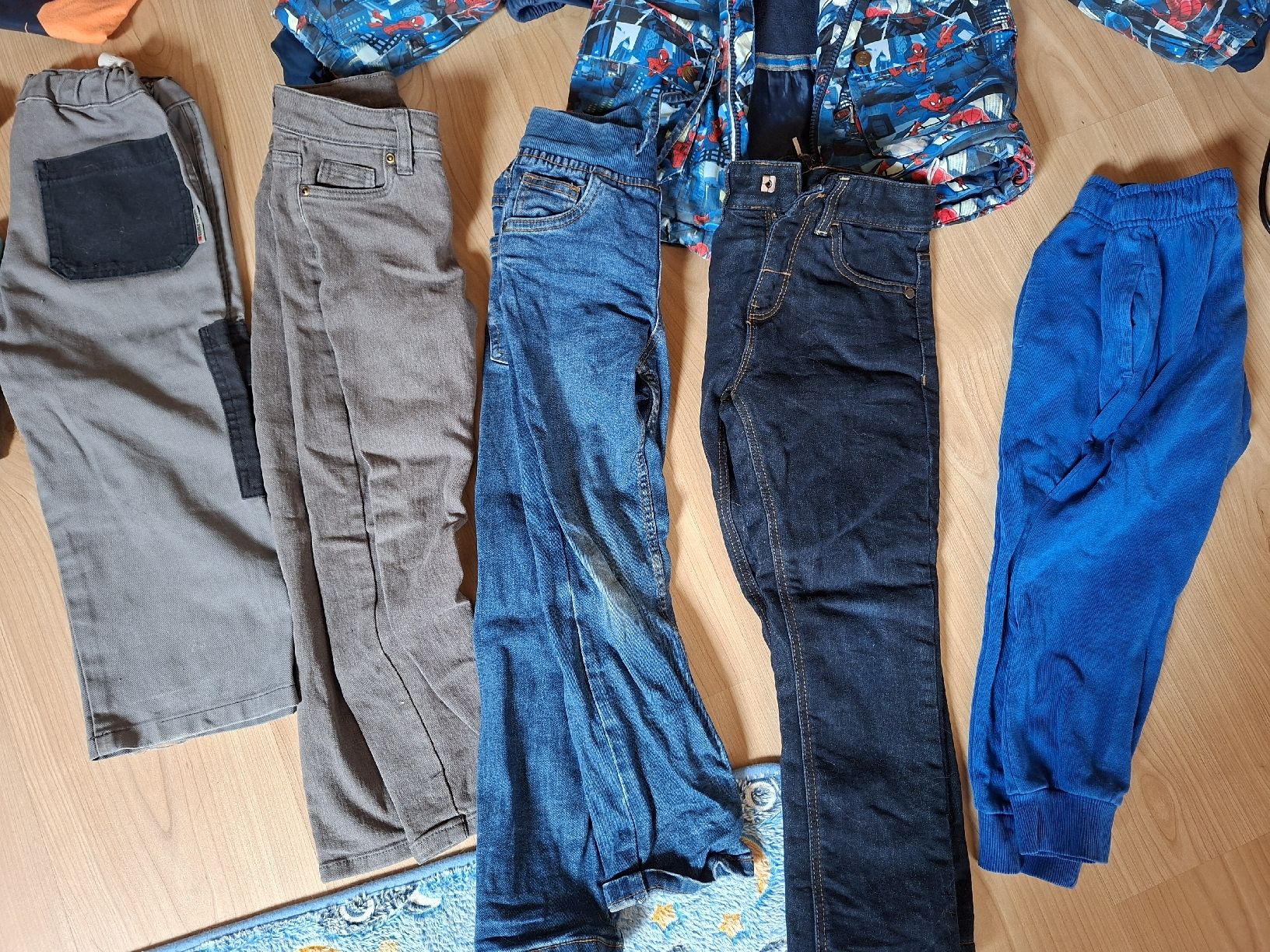 Lotti & Set di vestiti: Kleiderpaket 110/116 – Usato da Leutwil venduto da Sgugerli 2