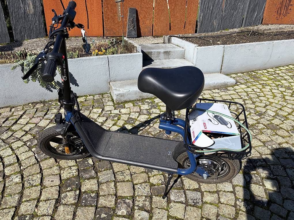 Biciclette: Elektrofahrrad/Trottinett – Usato da Zürich venduto da Taroso