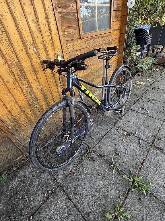 Trek Vélos: Vélo trek bleu foncé – D'occasion à Genève par sonia815 1