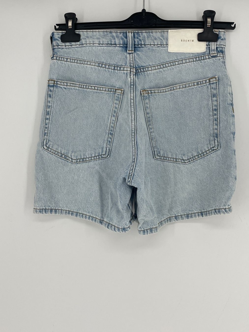 H&M Jeans: Jeans Shorts Gr. 36 &Denim H&M – Usato da Auenstein venduto da moin. 1