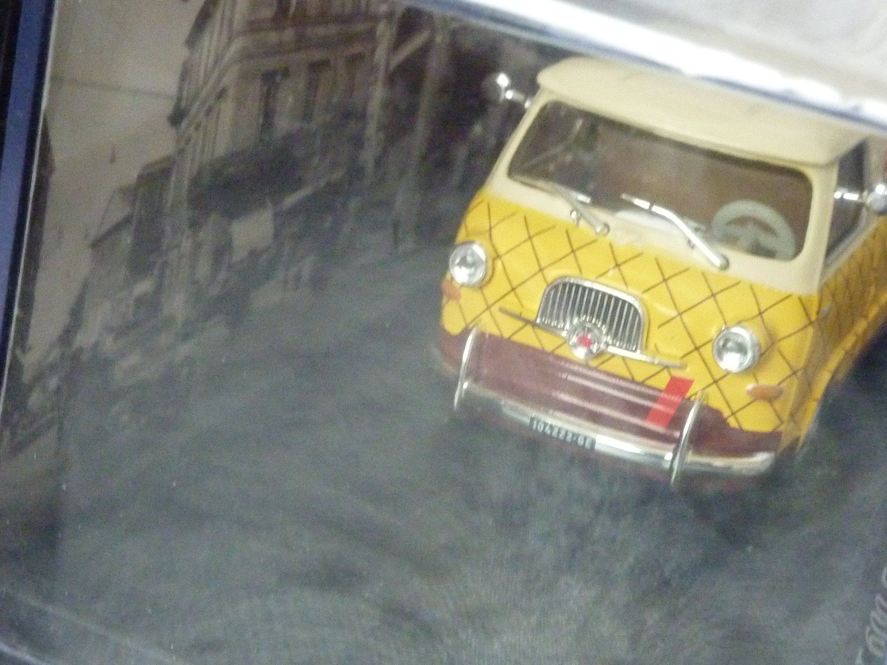 Fiat Modellini d'auto: Fiat 600 Furgone 1957 – Nuovo e nell'imballaggio originale da Dürrenäsch venduto da modellautos4you 1