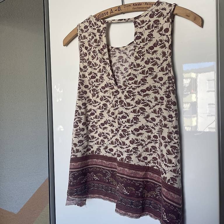 Top: Tanktop xs – Usato da Itingen venduto da alexasoldie 2
