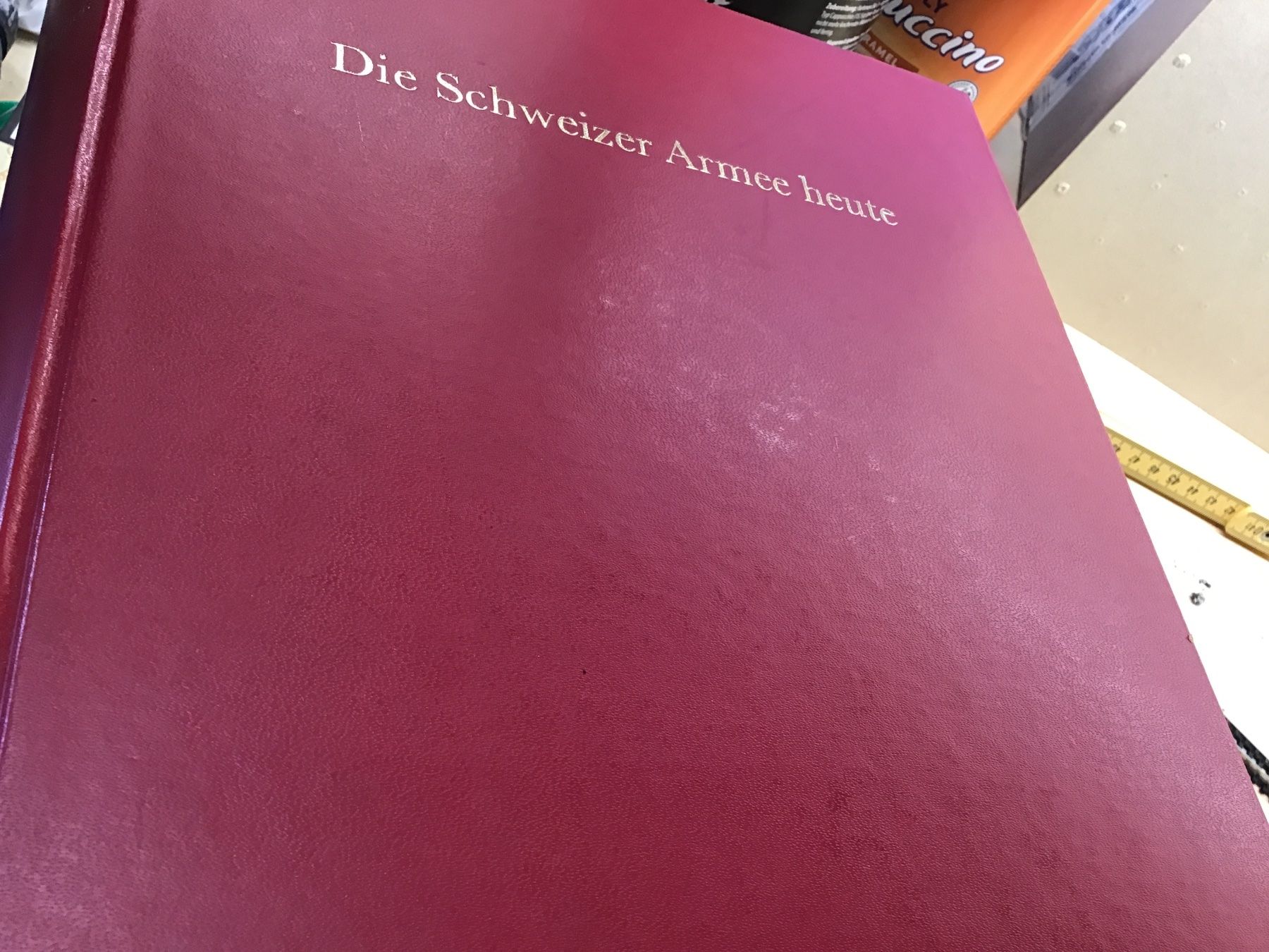 Libri: Schweizer Armee heute - das Buch – Usato da Männedorf venduto da Modell-Spezialisten