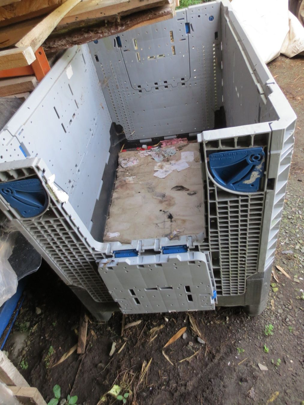 Pallets: Paletten Box mit Türen – Usato da Melchtal venduto da TheSachs 2